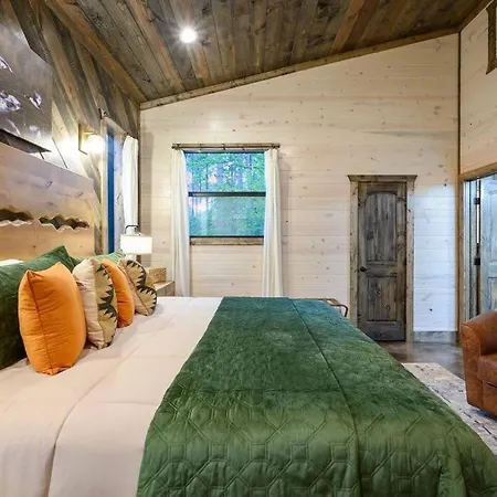 Ember Skye Cabin - 2 Bdr & Bunk Nook/2.5 Bath